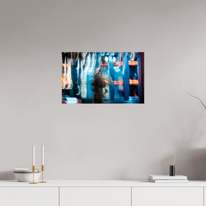 64 x 40 cm, Tirage photo sous Verre acrylique Passant dans la lumière