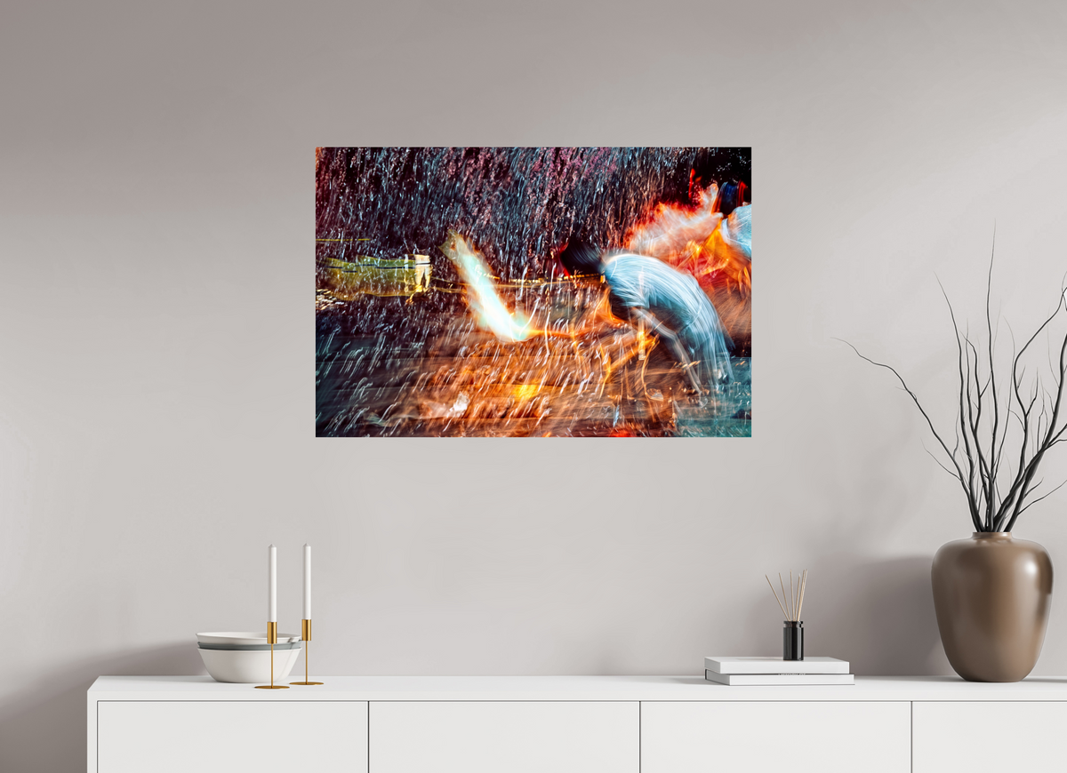 90 x 60 cm, Tirage photo contrecollé sur Dibond Rituel où le feu apprend le rythme