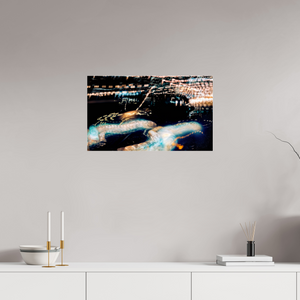 66,9 x 40 cm, Tirage photo sous Verre acrylique L’Épopée des Lucioles Modernes