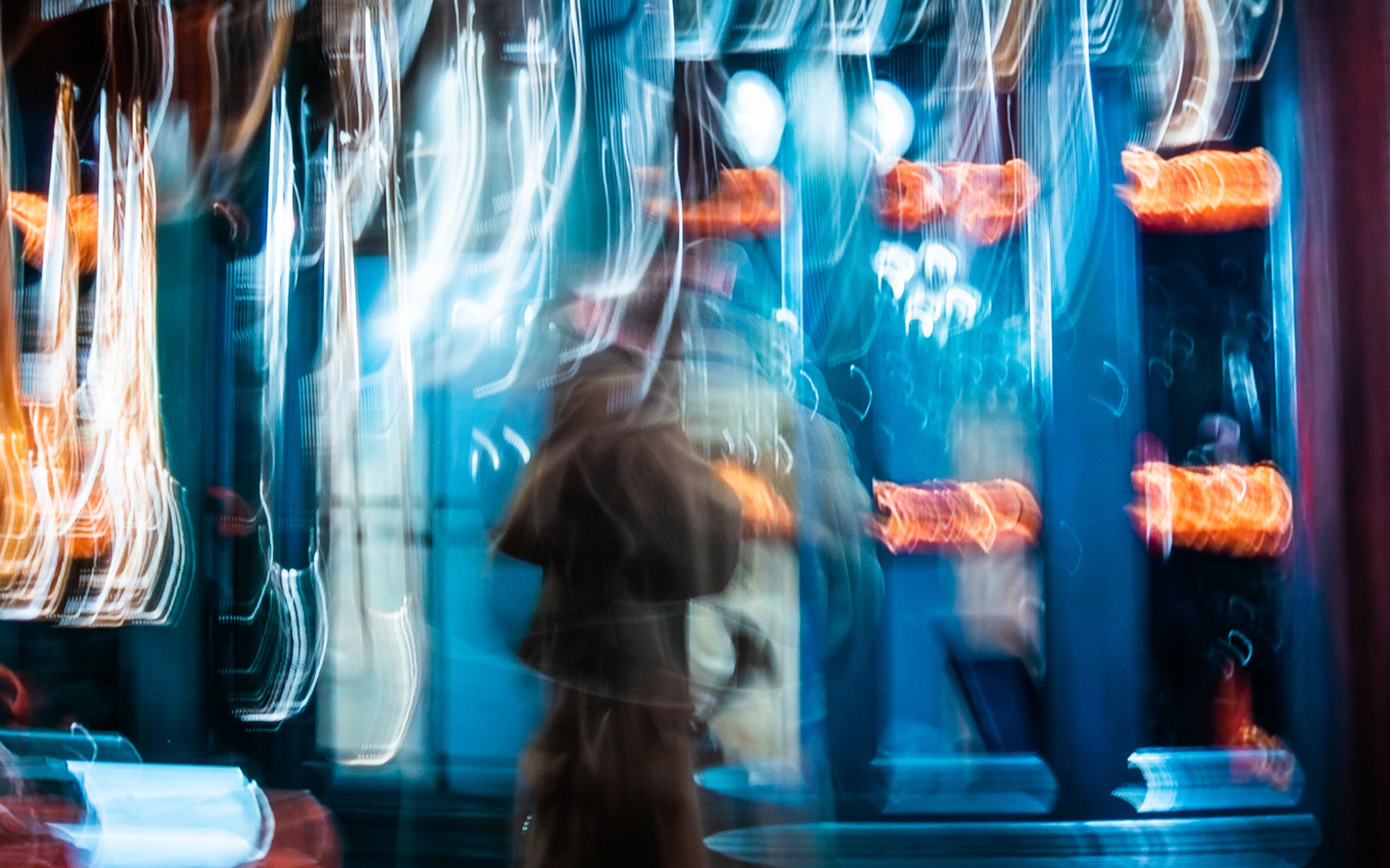 Passant dans la lumière
