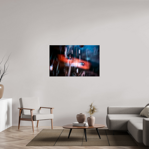 128 x 80 cm, Tirage photo sous Verre acrylique Un sillage de lumière fend l'obscurité.