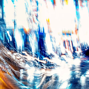 Main image L’onde blanche qui fissure la nuit