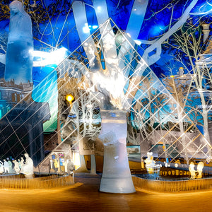 Main image Sous la pyramide cette nuit-là, l’architecture a décidé de raconter l’histoire