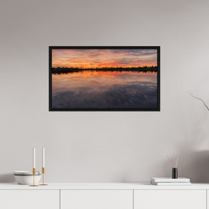 80 x 45 cm, Caisse américaine Noire 6 Reflets d’un Même Ciel VI – L'Infini en Reflet