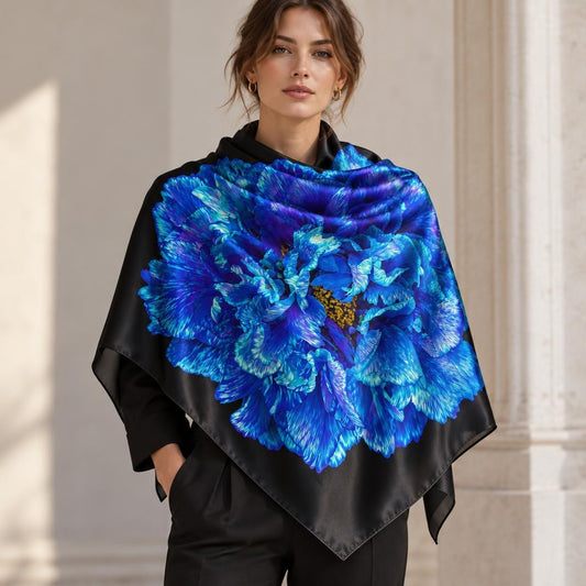 Foulard carré en Soie « Pivoine Cœur Bleu »