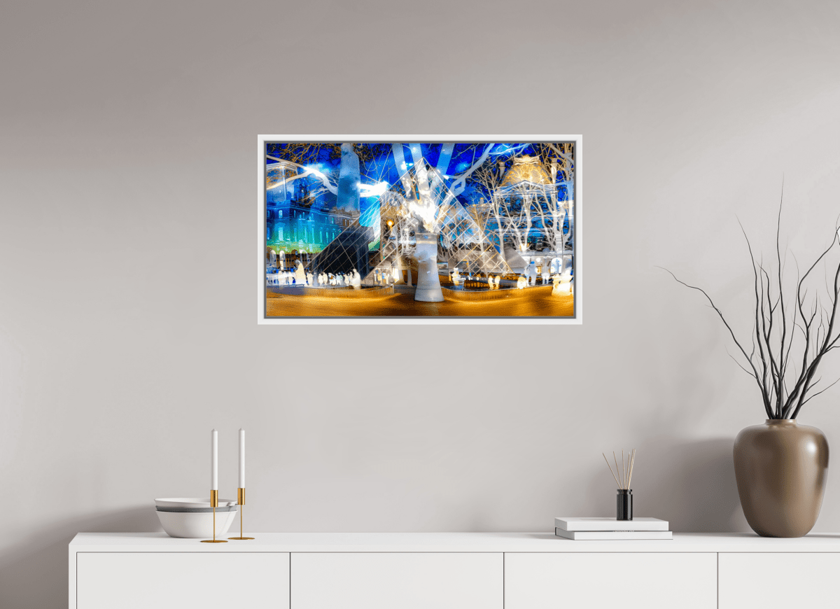 Sous la pyramide cette nuit - là, l’architecture a décidé de raconter l’histoire - Idealart